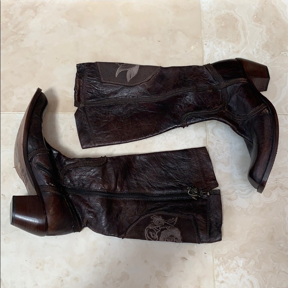 Never been worn! Siren by Mark Nason Size 8